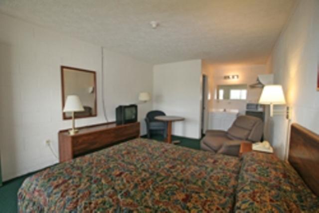 Hotel Lake Anna Glenora Cameră foto