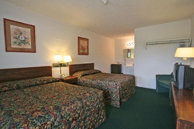 Hotel Lake Anna Glenora Cameră foto